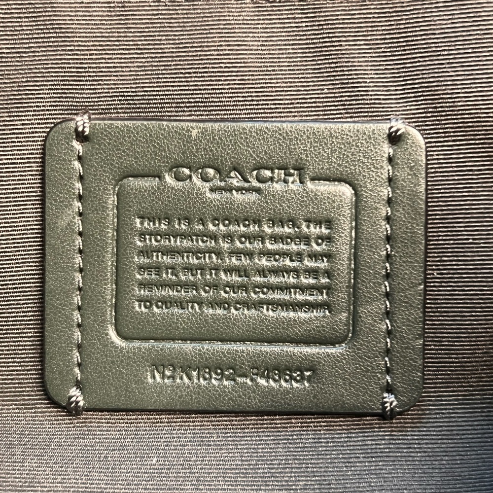 Coach Bay Tote - Picture 4 of 4